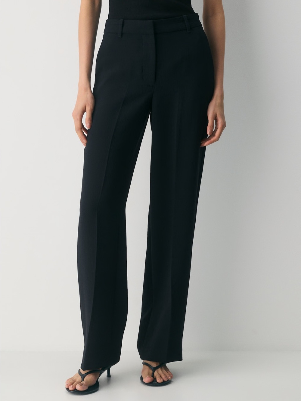 Aritzia Agency Pant Crepette black sz 6